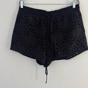 Barbara Katz Women’s Lucida Eyelet Black Shorts Size Large NWT